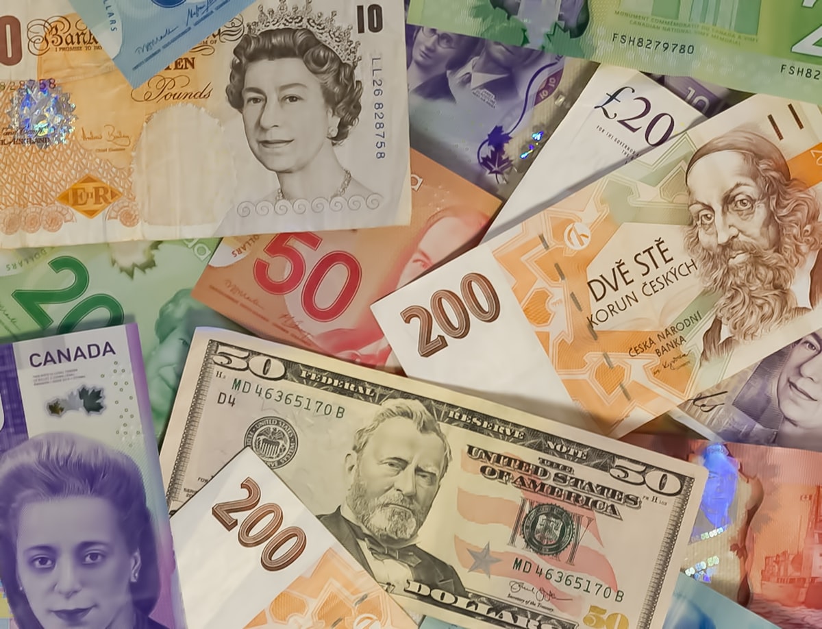 Multi-currency reporting
